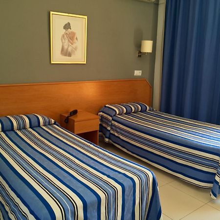 Hotel Bon Repòs Calella Quarto foto